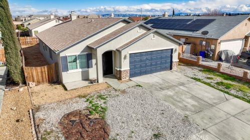 13137 Roundoak Way, Victorville, CA 92392-0424