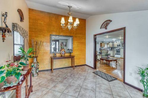 93 Hearth Ln, Westbury, NY 11590-6551