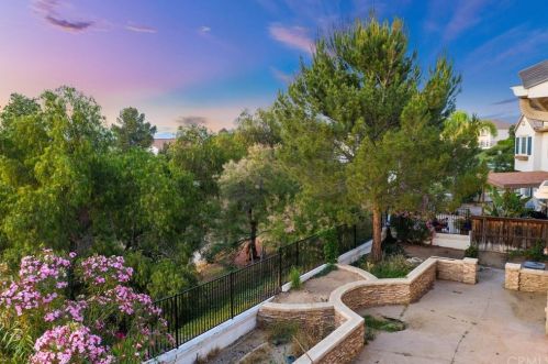 33260 Embassy Ave, Temecula CA  92592-1362 exterior