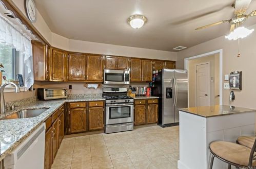 335 Somerston Rd, Yorktown Hgts NY  10598-2132 exterior