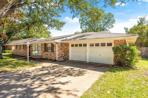 3825 Minot Ave, Fort Worth, TX 76133-2943