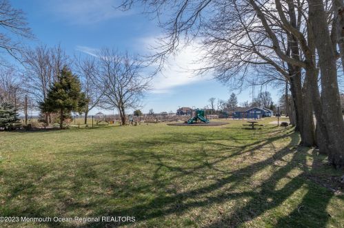 4 Fletcher Pl, Island Heights NJ  08732-7748 exterior