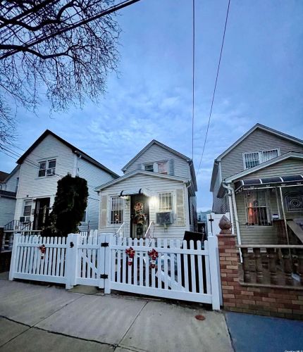 115-17 146th St, Jamaica NY  11435-3469 exterior