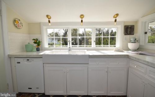 6745 Fayette St, Haymarket VA  20169-2916 exterior