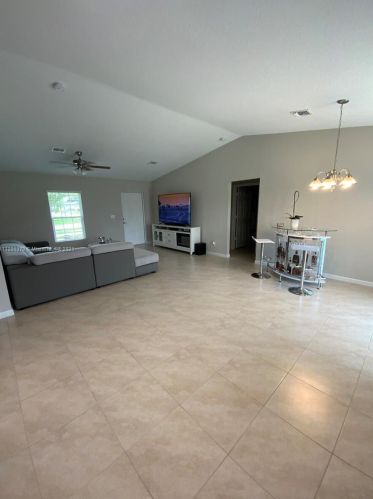 1679 Cameo Blvd, Fort Pierce FL  34953-1265 exterior