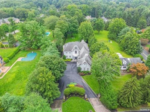 1080 Franklin Lakes Rd, Franklin Lakes, NJ 07417-1102