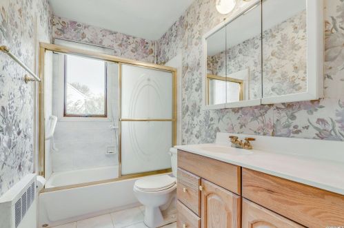 20 Laurie Blvd, Bethpage NY  11714-1412 exterior