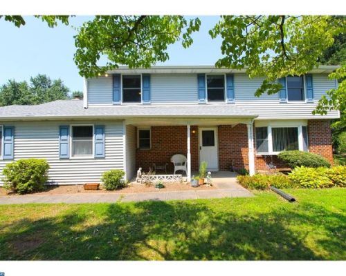 89 Walnut Dr, Southampton, PA 18954-1517