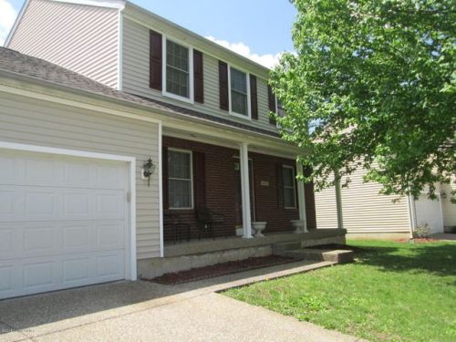 4704 Plum Tree Ln, Louisville, KY 40218-4781