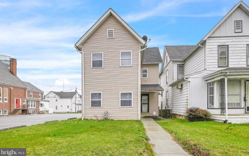 325 Middle St, Hanover, PA 17331-2541