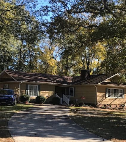 102 Hillcrest Dr, Greenwood, SC 29646-4316