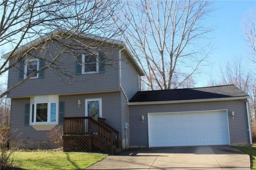 5594 Laurel Ln, Girard, PA 16417-9610