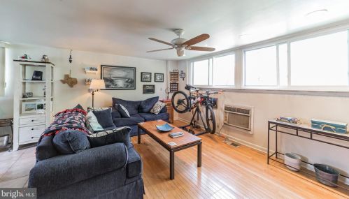 134 Crum Creek Dr, Woodlyn, PA 19094-1907