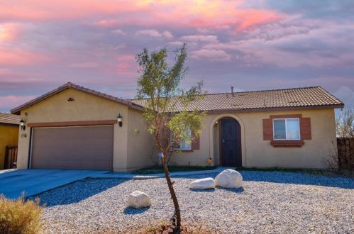 12935 Presidio Pl, Victorville, CA 92394-3714