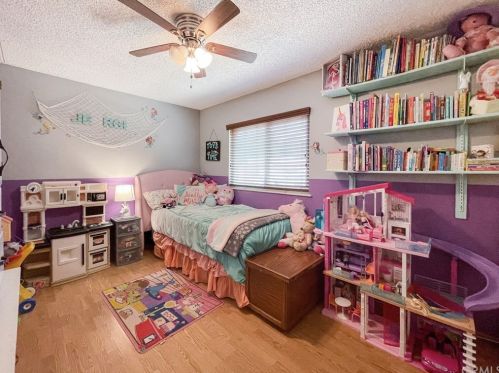 242 White Oak Rd, Lake Elsinore CA  92530-5181 exterior