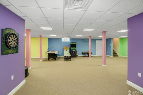 2 Winchester Dr, East Brunswick NJ  08816-3385 exterior