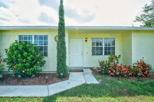 2293 Berkshire Blvd, Fort Pierce FL  34952-7307 exterior
