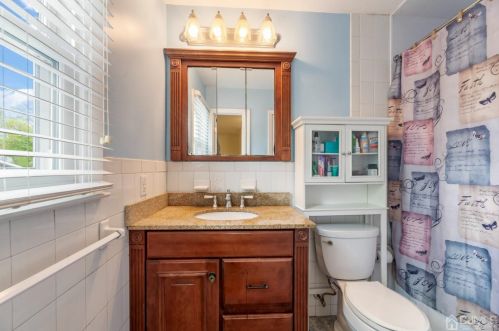 60 Schoolhouse Ln, East Brunswick NJ  08816-1251 exterior