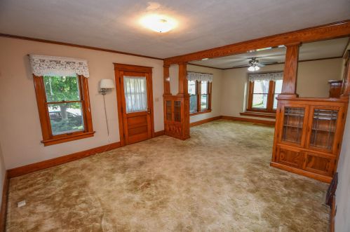 406 3rd St, Oconomowoc, WI 53066-3532