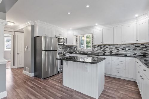 1 James St, Derry NH  03038-4525 exterior