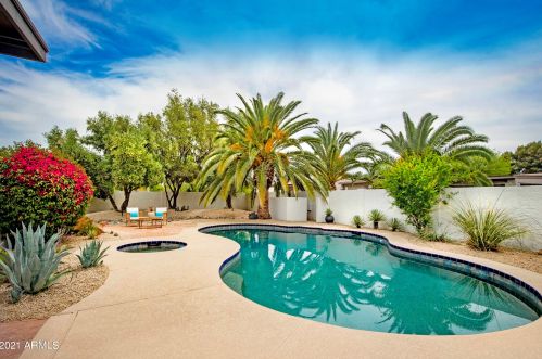 5301 Paradise Dr, Scottsdale AZ 85260-5433 exterior