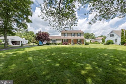 65 Meadow Ln, Southampton, PA 18954-1831