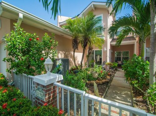 219 Park Shores Cir, Vero Beach, FL 32963-3851