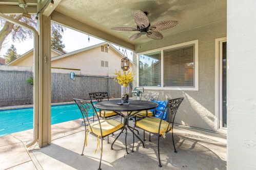 1216 Glenbrook Way, Modesto CA  95355-3676 exterior