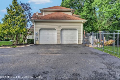 305 Bartley Rd, Jackson Twp NJ  08527-1166 exterior