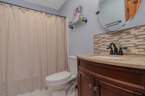 20 Lockerbie Dr, Valpo IN  46385-9287 exterior