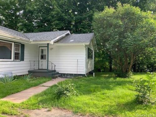 9 Clark St, South Fallsburg, NY 12779-5701