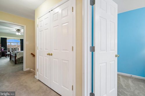 14238 Hunters Run Way, Gainesville VA  20155-4408 exterior