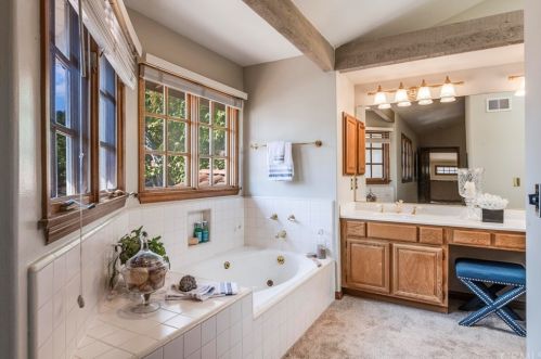 17 Malaga Pl, Manhattan Beach CA  90266-0072 exterior