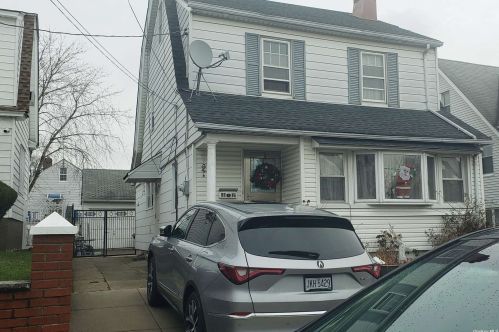 84-59 160th St, Jamaica, NY 11432-1108