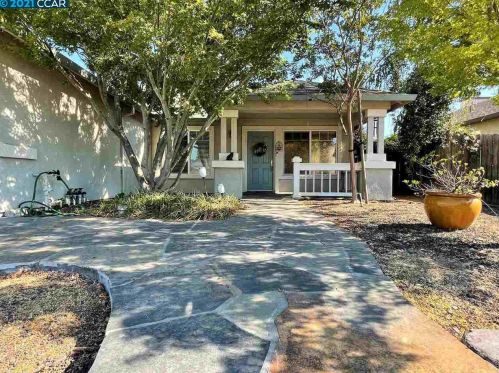 1221 Walnut Meadows Dr, Oakley CA  94561-6000 exterior