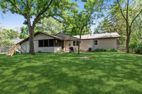 10308 Zion St, Minneapolis, MN 55433-4543