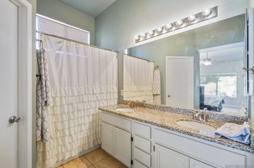 31690 Corte Cardenas, Temecula CA  92592-3913 exterior