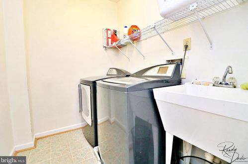 59 Brighton Pl, Charles Town WV  25414-2584 exterior