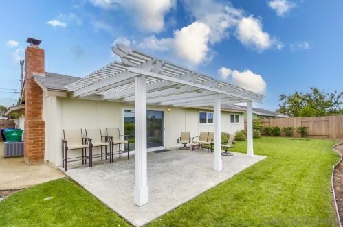 6738 Dennison St, San Diego CA 92122-2431 exterior