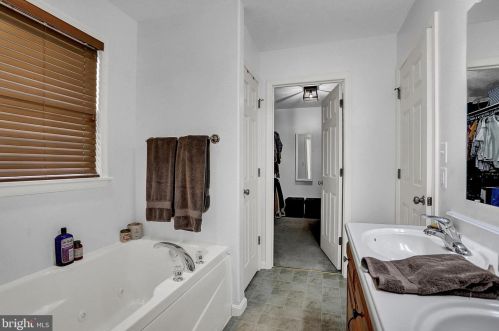 60 Independence Dr, Lees Cross Roads PA  17257-8225 exterior