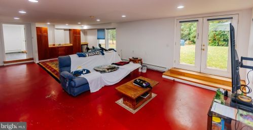 223 Meadow Dr, Yardley PA  19067-1311 exterior