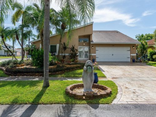 701 3rd Ln, Dania Beach, FL 33004-4438