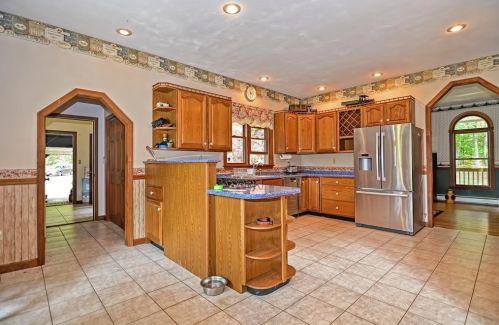 93 Cole Pl, Barre, MA 01005-9168