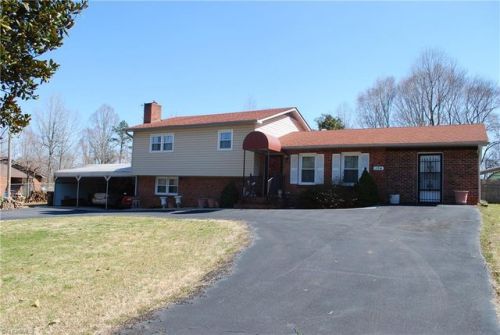 174 Fostall Dr, Farmington, NC 27028-4749