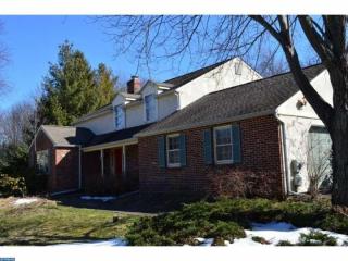 5645 Cottageville Ln, Gardenville, PA