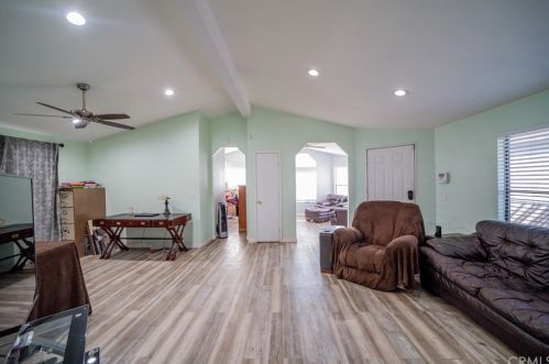 31768 Via Cordova, Lake Elsinore CA  92530-7961 exterior