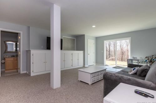 34 Mudry Farm Rd, Brookfield Center CT  06804-3542 exterior