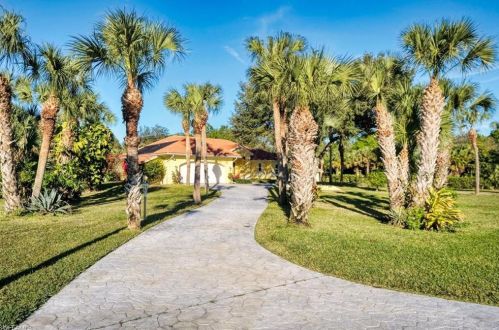 513 Glenn Ave, Lehigh Acres, FL 33972-4229