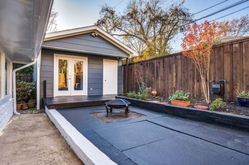 6831 Grand Ave, Dallas TX  75223-1105 exterior