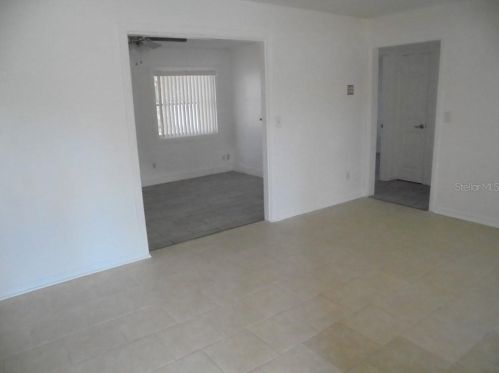 2332 Crystal Lake Dr, Lakeland, FL 33801-6615